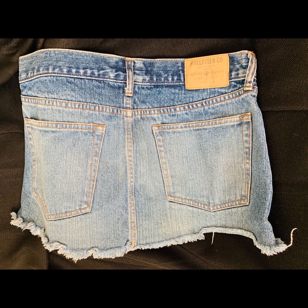 Hollister mini skirt